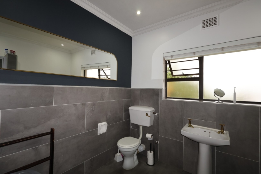 5 Bedroom Property for Sale in Vierlanden Western Cape